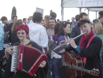 duo with flute, guitar and accordion for wedding receptions - see video of wedding with Viva the duo on youtube